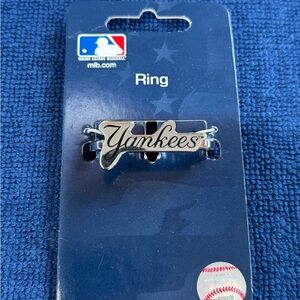 MLB Yankees Silver Ring